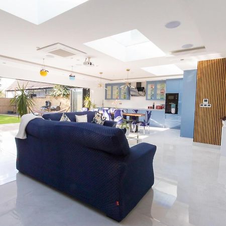 Legoland Heathrow Windsor Apartment Hotel Slough Exterior foto