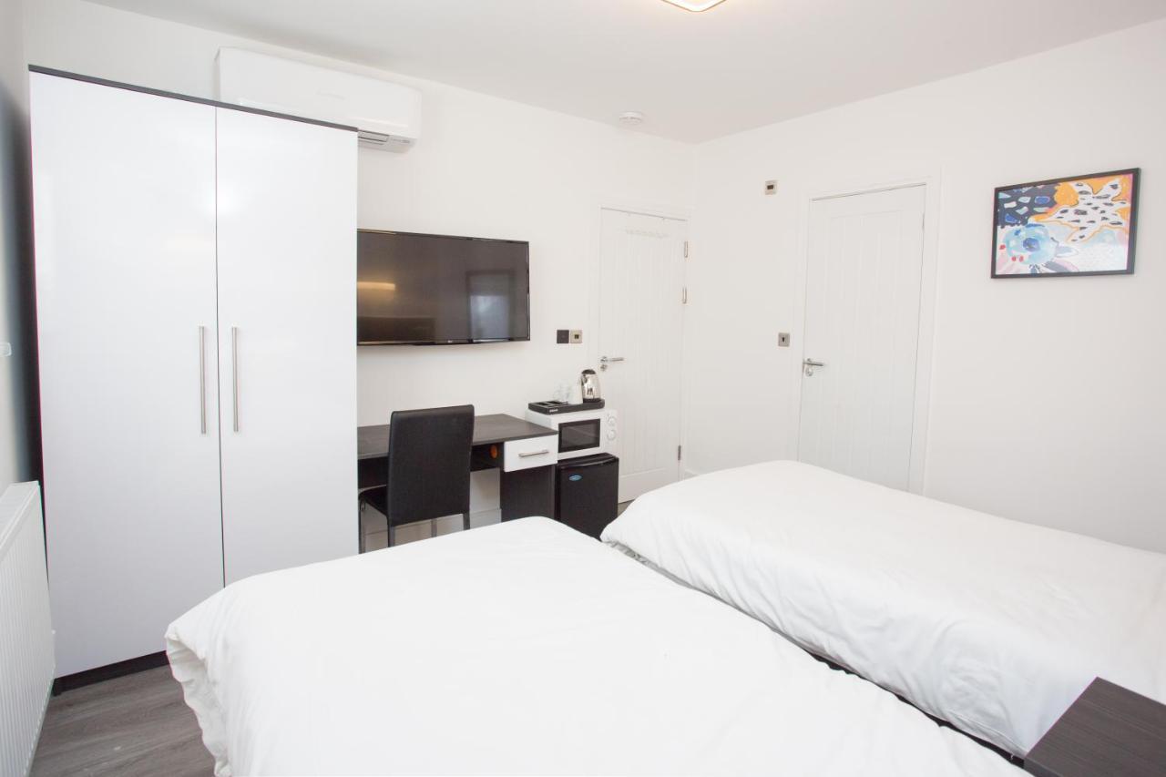 Legoland Heathrow Windsor Apartment Hotel Slough Exterior foto