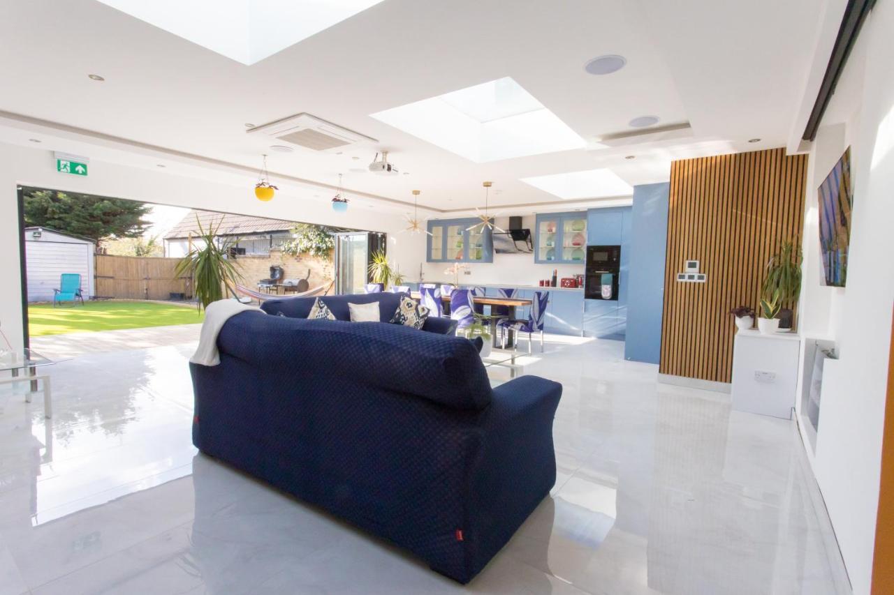 Legoland Heathrow Windsor Apartment Hotel Slough Exterior foto