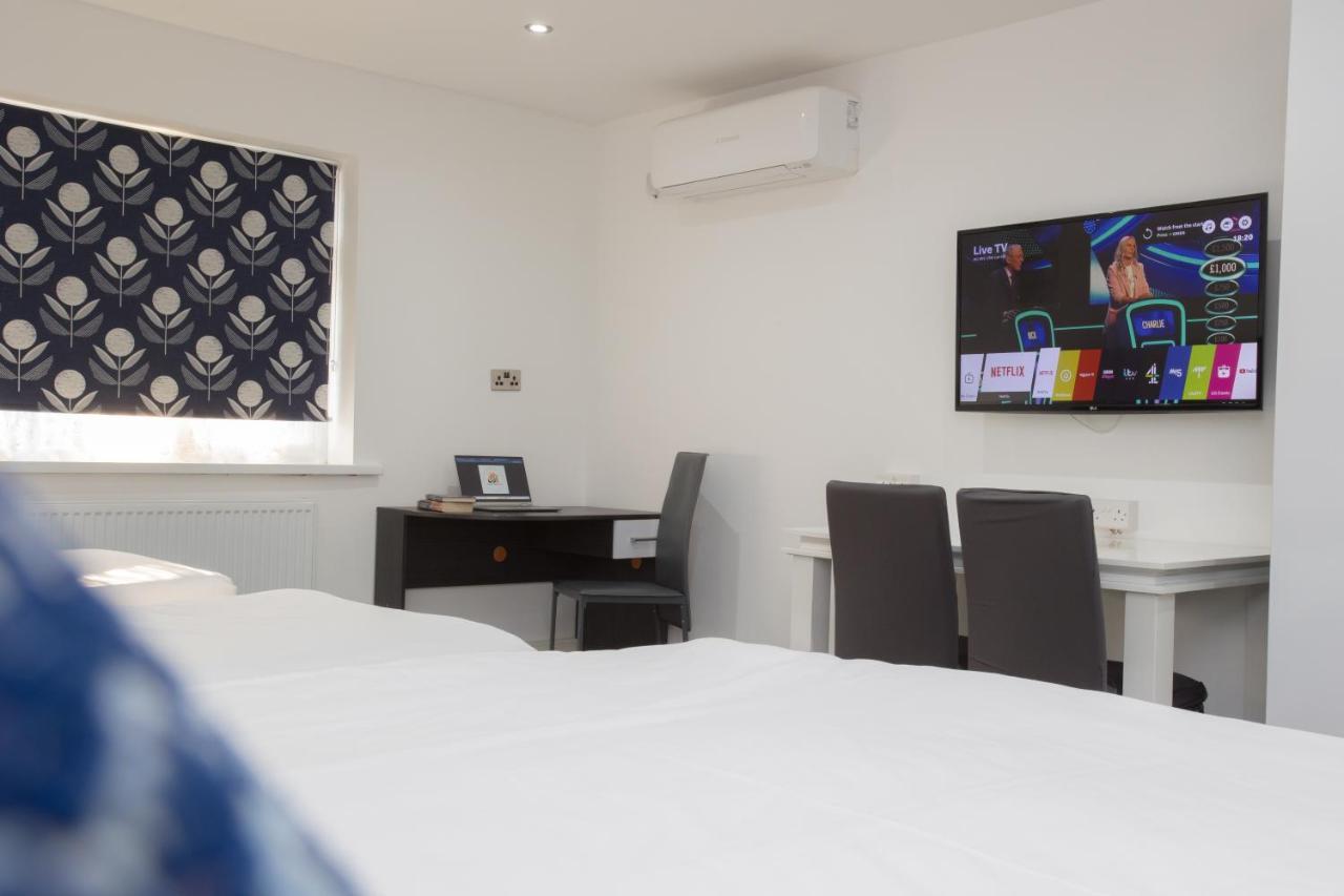 Legoland Heathrow Windsor Apartment Hotel Slough Exterior foto